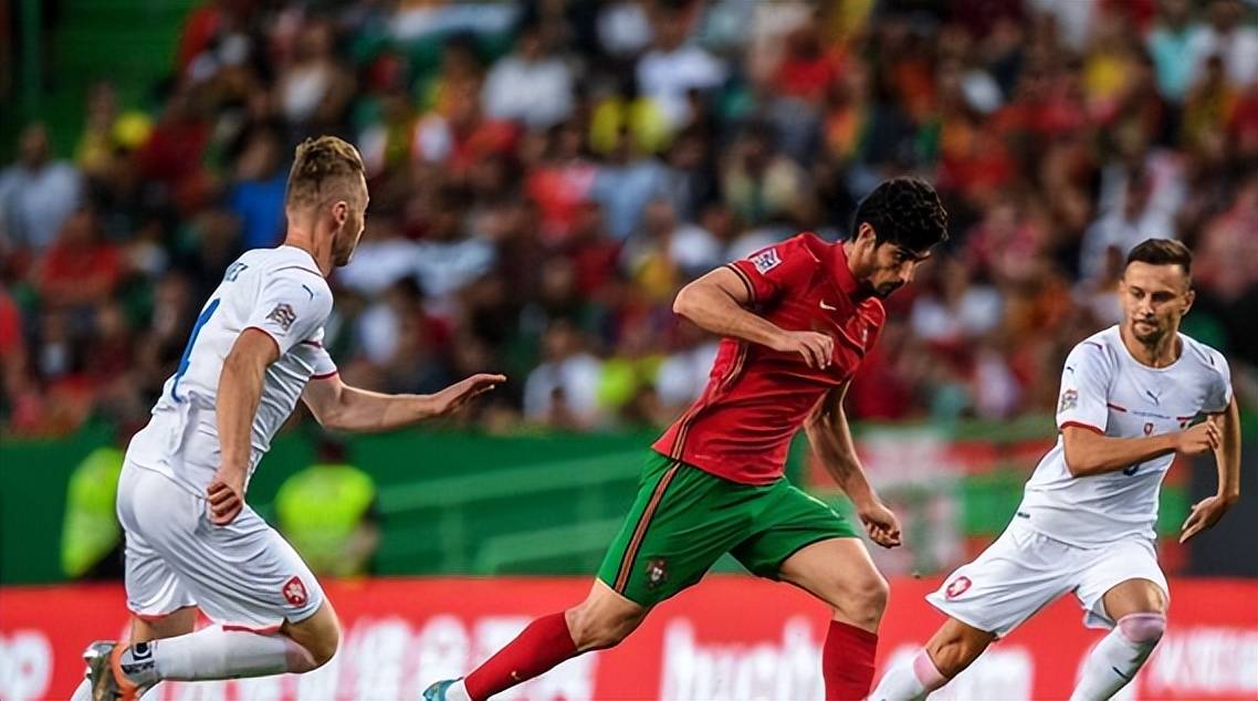 南宫体育-瓦伦西亚发布备战花絮；最后时刻伤情更新；世预赛任务艰巨；赛季目标并未改变的简单介绍