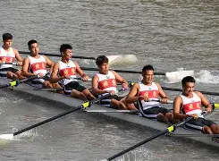 NG体育-赛艇公开赛掀起高潮，江南白虎队逆转塞外天狼队，高压逼抢奏功——客场静默反击的简单介绍