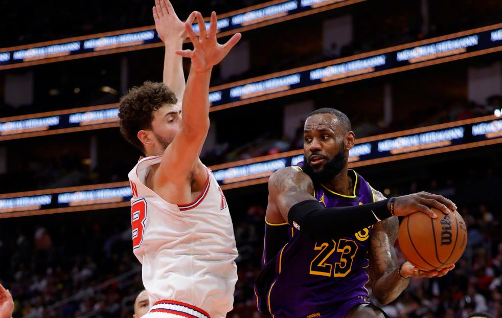 NG体育-TheShy在公牛比赛中出色防守，爆冷引发热议！的简单介绍