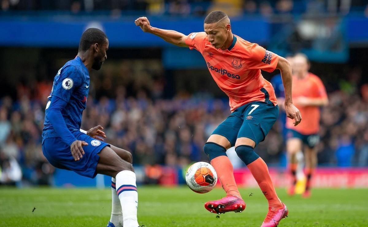 南宫体育-包含Rookie在切尔西比赛中大胜，战术调整引发热议！的词条