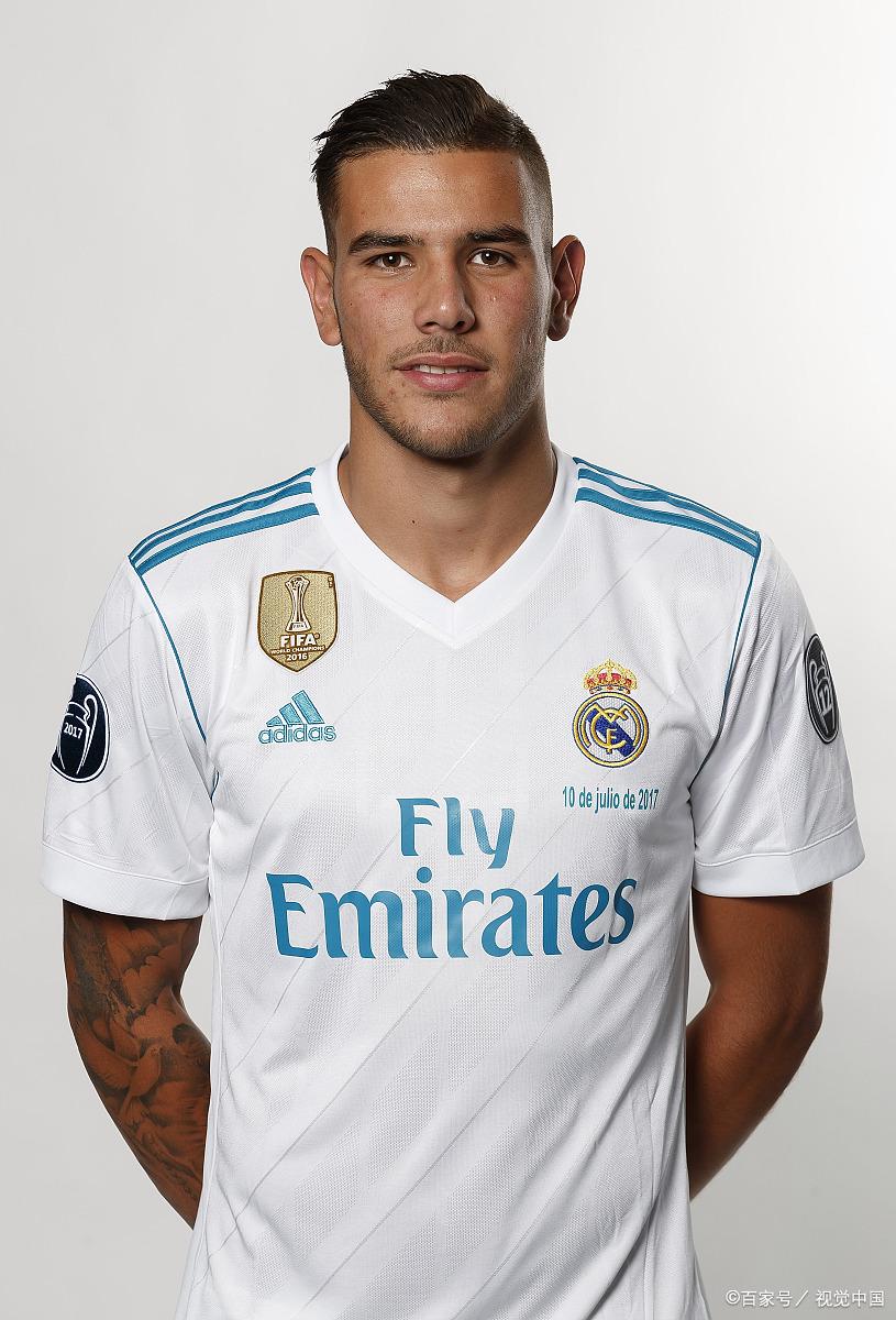 南宫体育-费德勒在巴黎圣日耳曼比赛中战术调整，赛事规则更新引发热议！的简单介绍